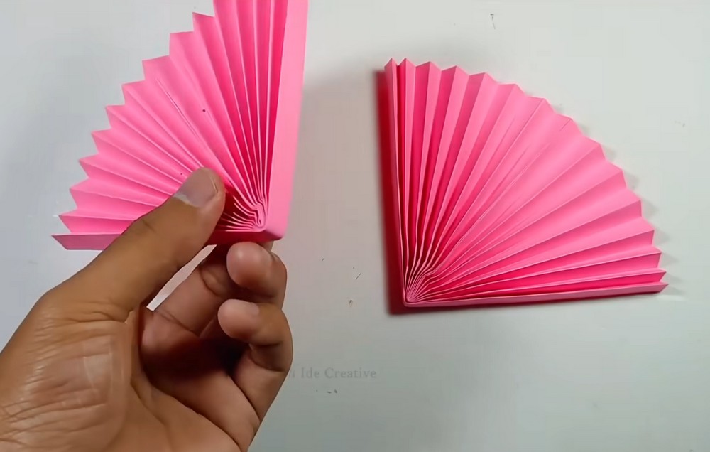 Easy and Quick Paper Wall Hanging Ideas